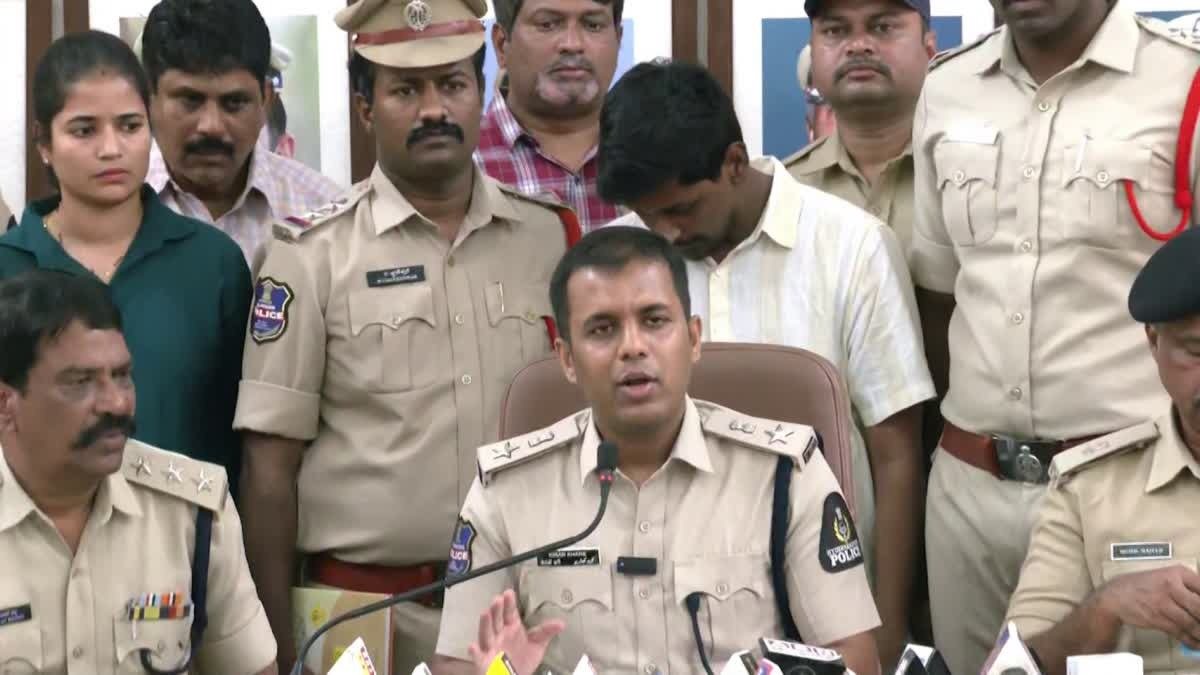 హనీట్రాప్‌తో పోలీసు అధికారినే బురిడీయత్నం